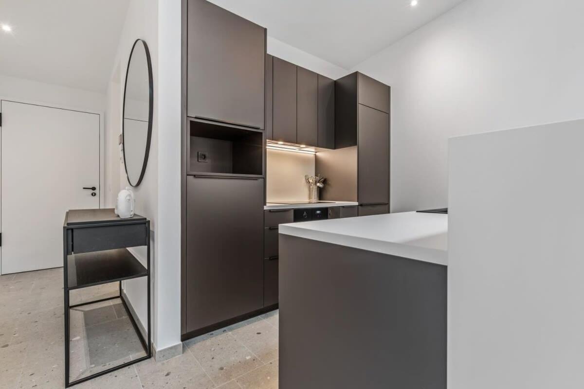 Апартаменты Luxurious 2Br Apt With Balcony In Люксембург Экстерьер фото