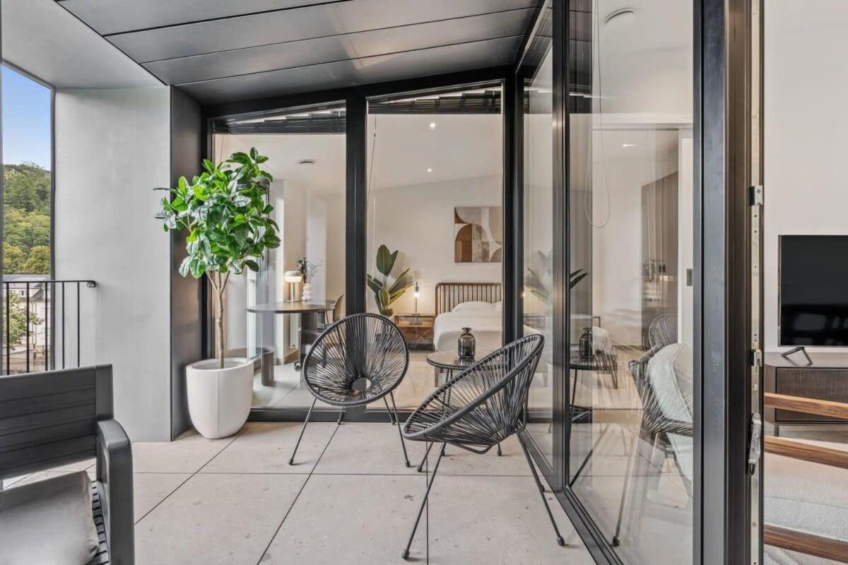 Апартаменты Luxurious 2Br Apt With Balcony In Люксембург Экстерьер фото